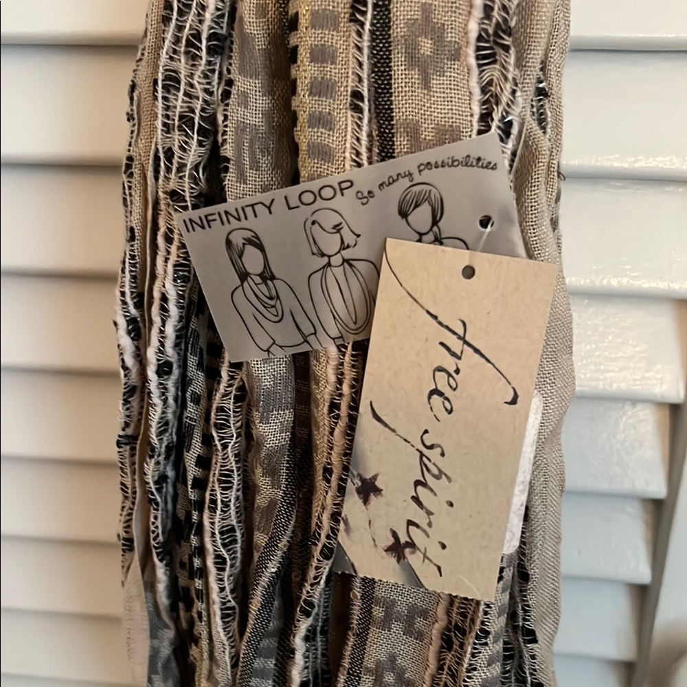 Patterned Infinity Scarf - Picture 2 of 3